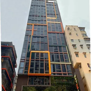 酒店 E, 香港