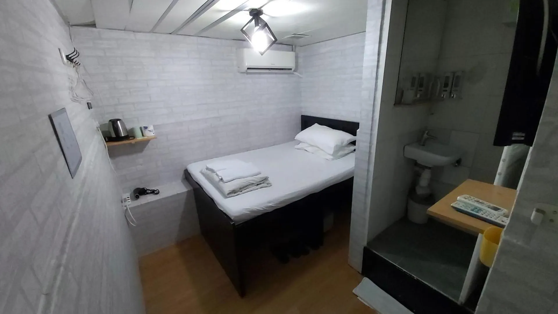 Guest house Cozy Inn Jordan Station Hong Kong China